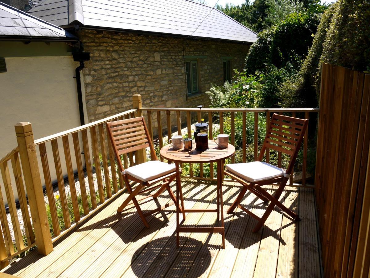 Cosy Stone Cottage, The Bungalow Perrotts Brook Cirencester Exterior foto