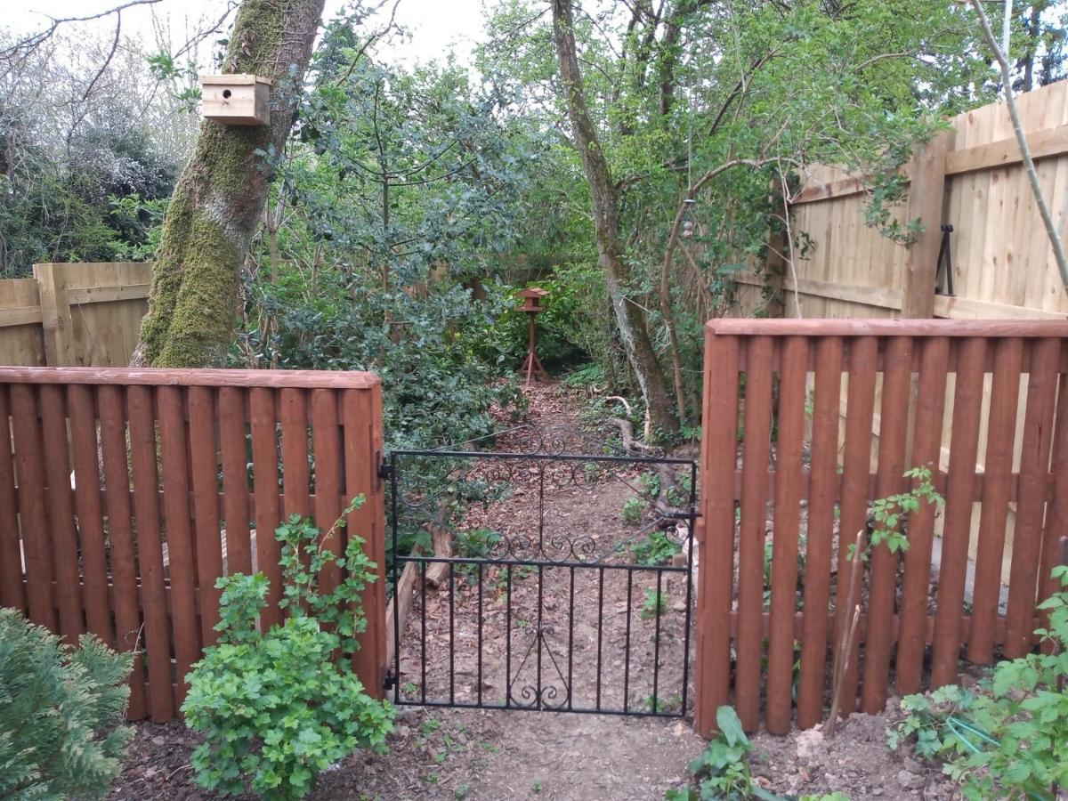 Cosy Stone Cottage, The Bungalow Perrotts Brook Cirencester Exterior foto