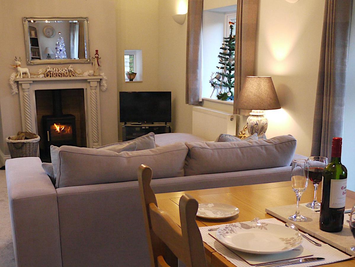 Cosy Stone Cottage, The Bungalow Perrotts Brook Cirencester Exterior foto